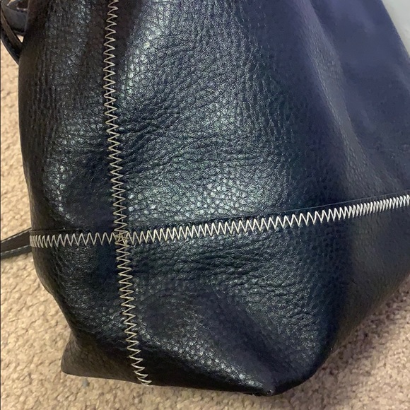 Tommy Hilfiger purse - Picture 5 of 6